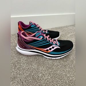 Saucony Kinvara 12 running shoes. Size: 8.5